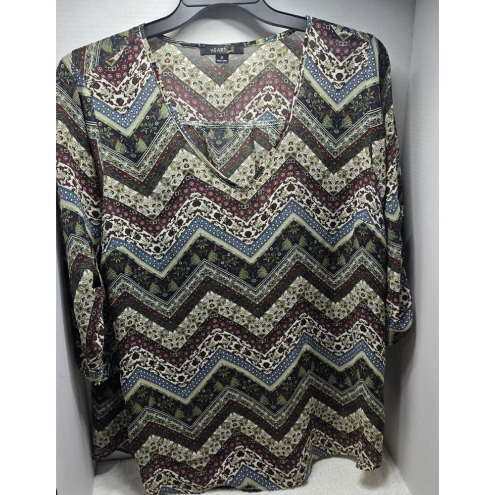 Women's HEART & Soul Plus 2X Green Burgundy Chevron Blouse